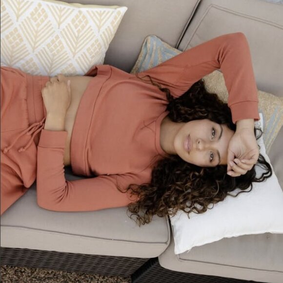 Sozy Crop Sweatshirt - Picture 1 of 4